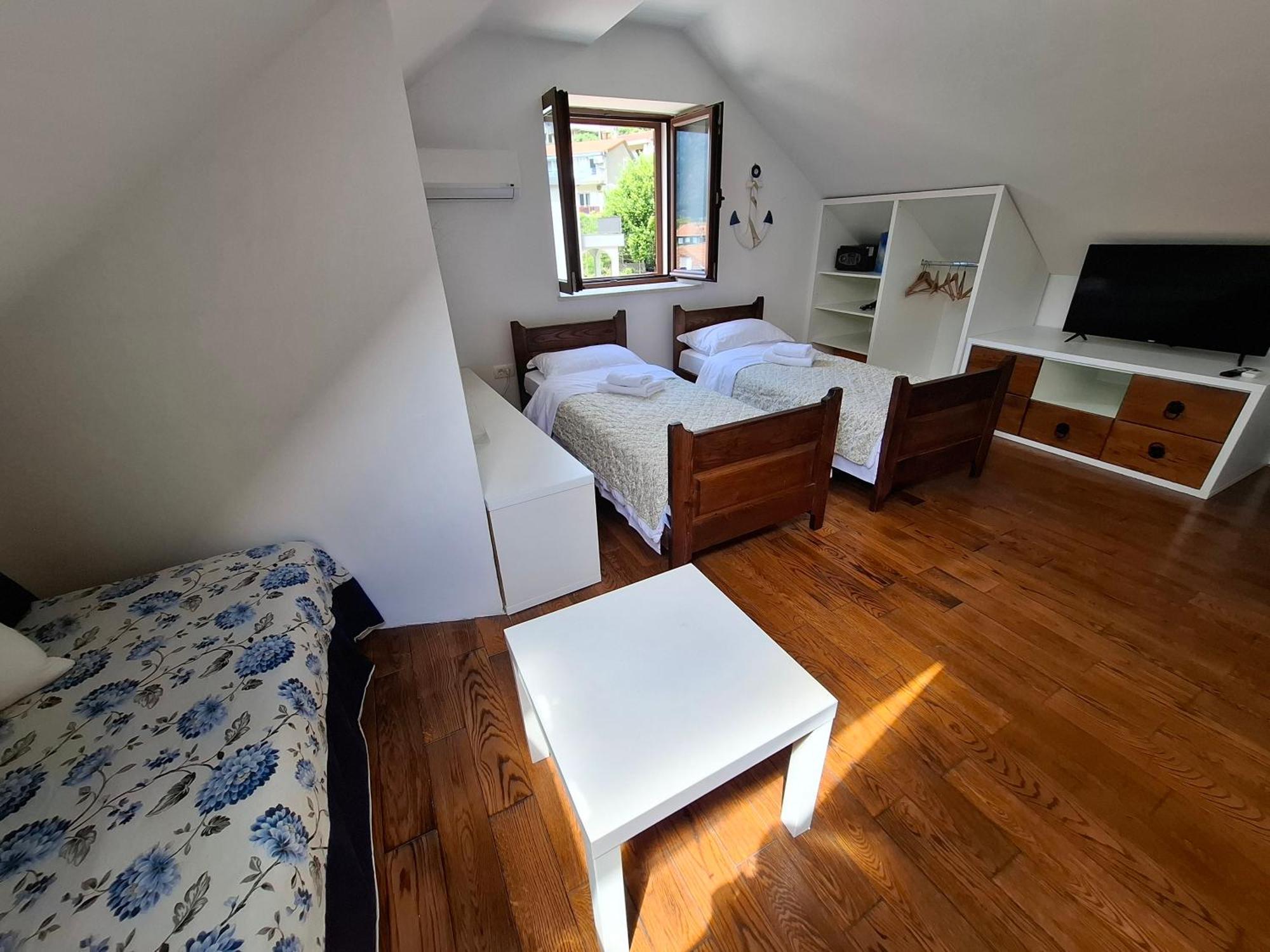 Filip Deluxe Rooms Cattaro Esterno foto